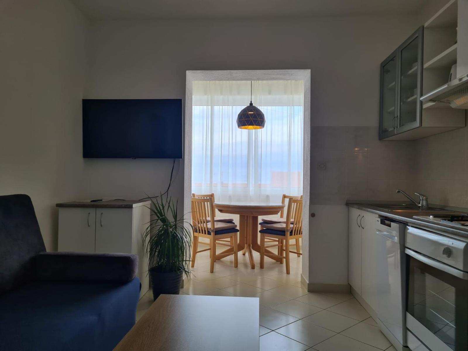 Apartments Jelena Supetar - Four Apartments - A Small House With A Private Yard - Two-Room Apartment With A Sea View - Studio Apartment - Two-Room Apartment With Garden View- Free Parking Exterior photo